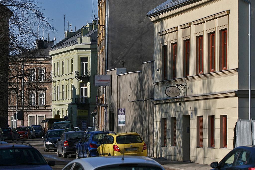 Enamel Apartament *
