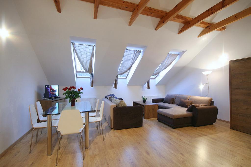 Enamel Apartment Krakau