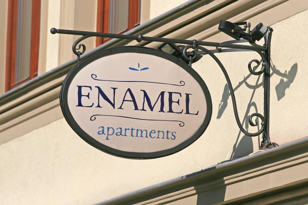 Enamel Apartment Krakau